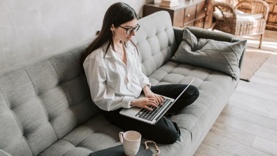 Apa Saja Kelebihan dan Kekurangan Sistem Work From Home (WFH)