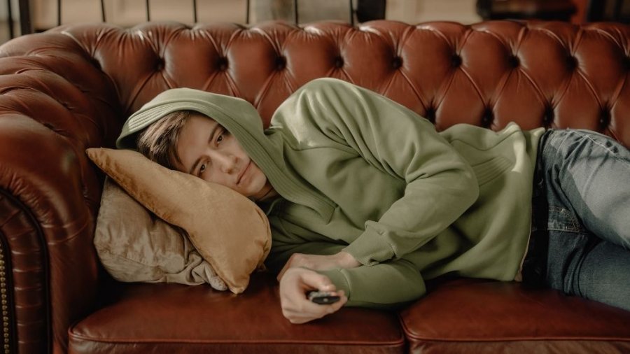 Waspada Resiko Cabin Fever Saat Pandemi Covid-19