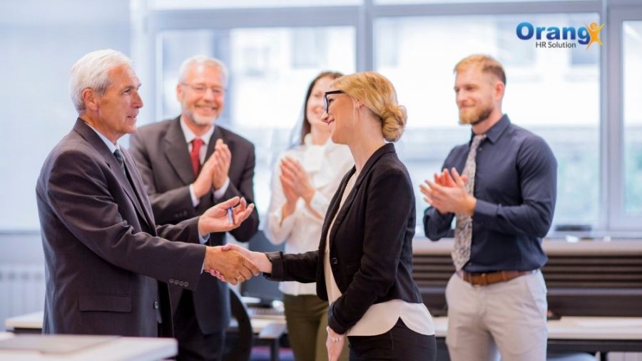 Bagaimana Cara Menghitung Bonus Tahunan Karyawan?