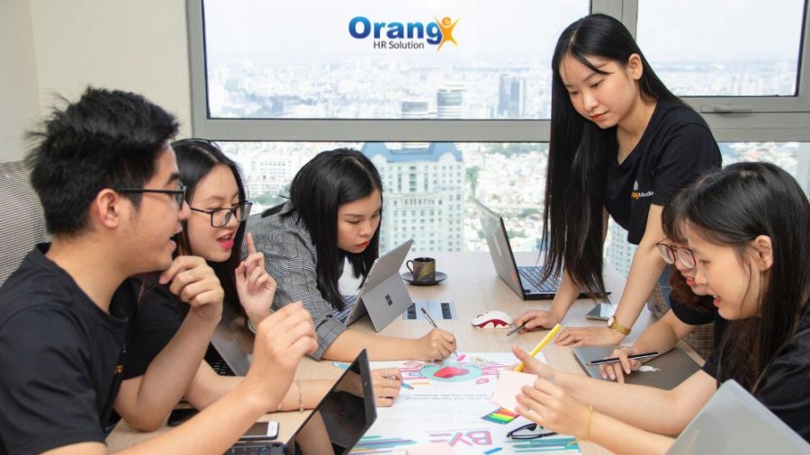 Cara Membangun Komunikasi Efektif di Tempat Kerja